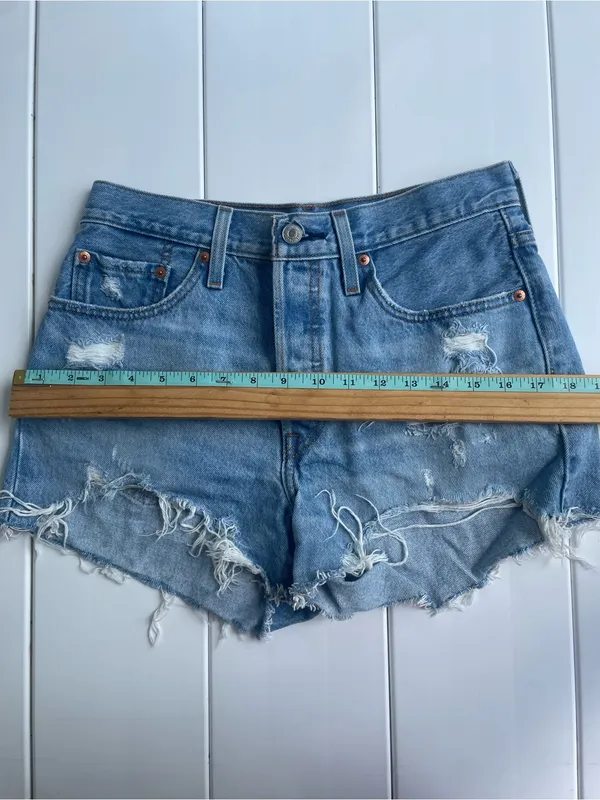 Levi’s 501 High Rise Shorts, Size 28 - Image 7