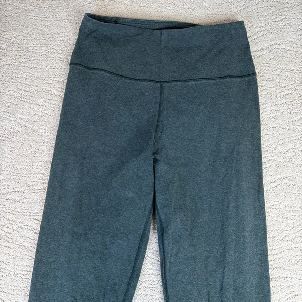 Women's Lululemon Size 6 Align High Rise Leggings Green‎ - Image 3