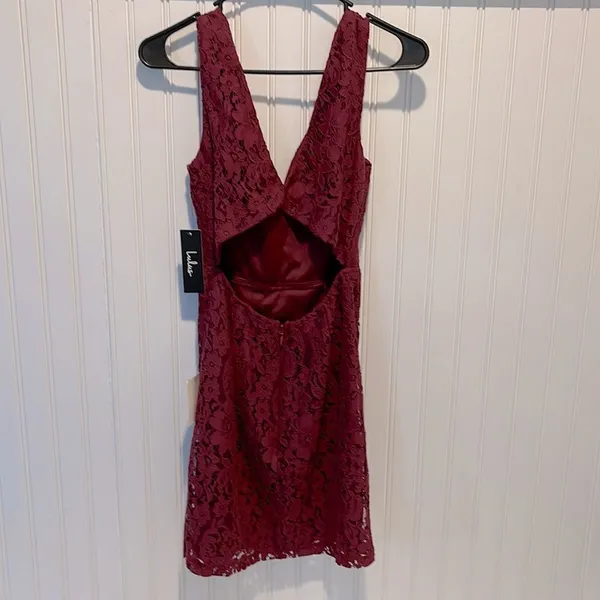 ‎NWT-Burgundy Lace Dress-Size Small - Image 2