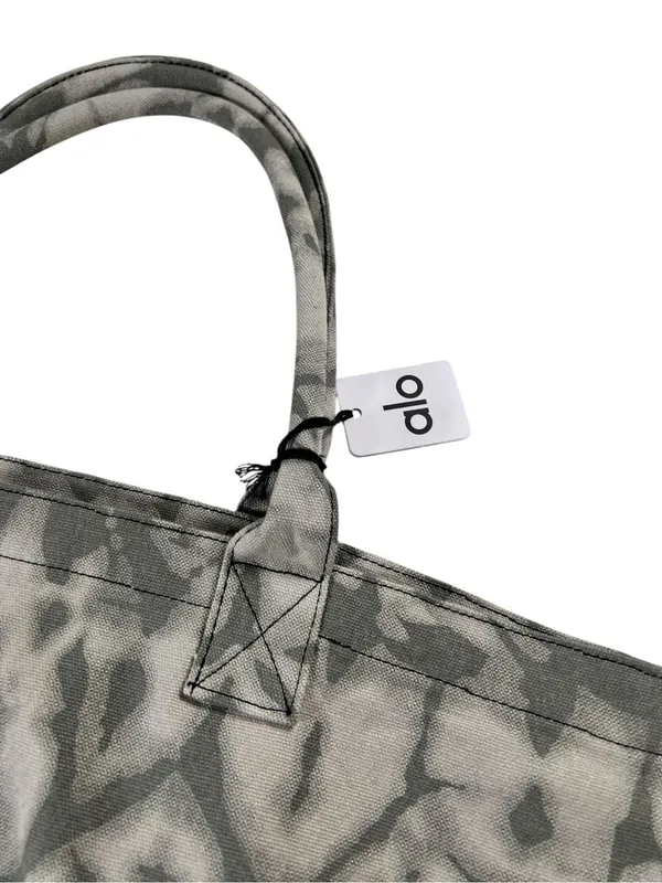 Iconic Shopper Tote , Grey tie-dye pattern Tota Pilates & Yoga Bag ALO Yoga Nwt - Image 6