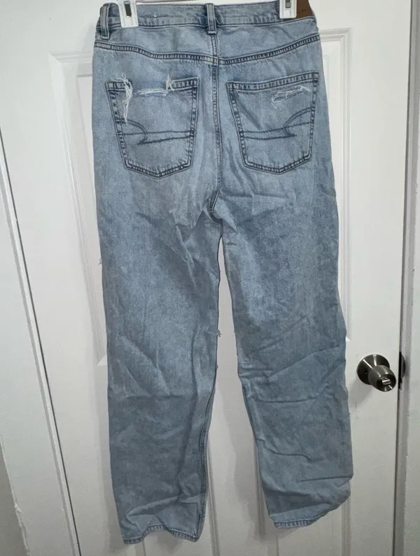 American Eagle Baggy Jeans - Image 2