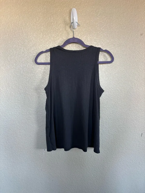 Grey Old Navy Tank Top - Image 4