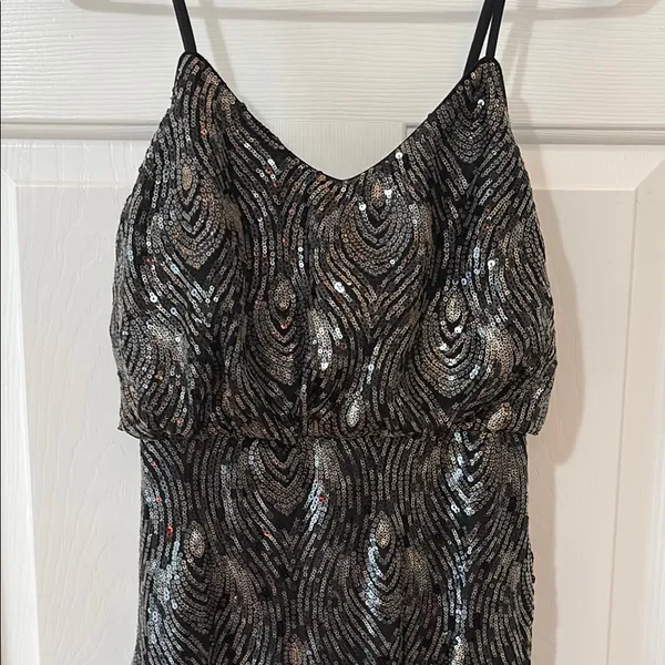 Lulu’s Black and Silver/Gold Sequin Evening Dress - Image 2
