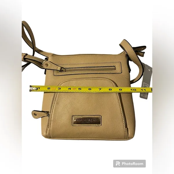 Crossbody Purse NWT with one flaw on front of bag - Image 3