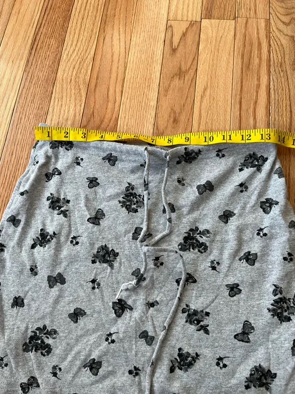 Y2K Gray Black Floral Mini Skirt Medium Loungewear Swim Cover Up Beach Summer - Image 3