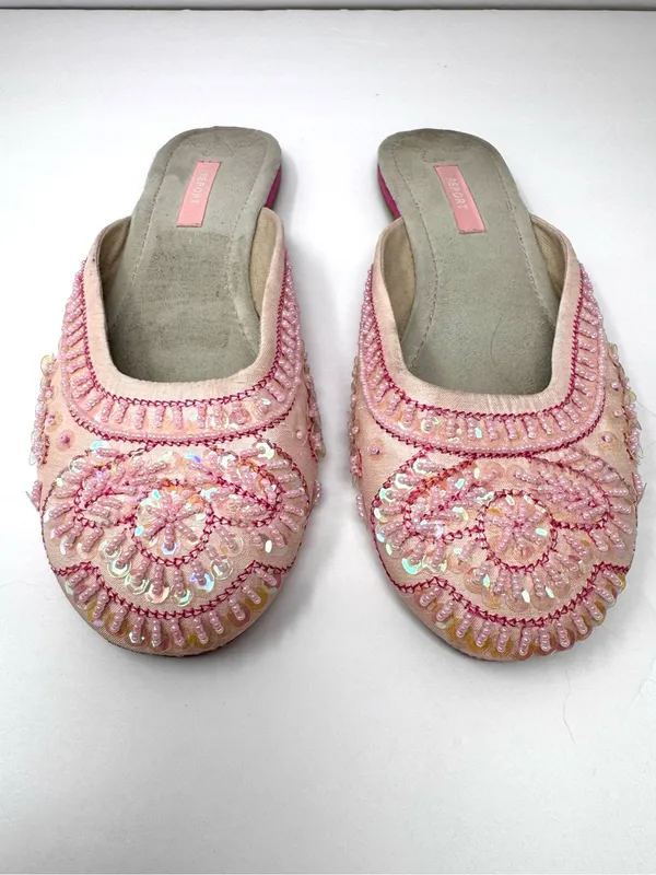 REPORT bubble gum pink fabric/sequins/beading slides, unmarked size 9 - Image 3