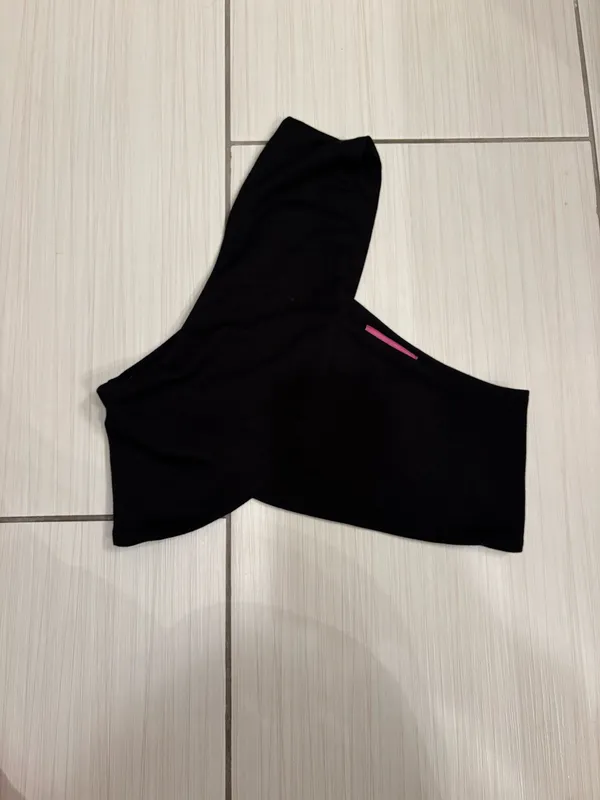 Edikted Gina One Shoulder Crop Top - Image 5
