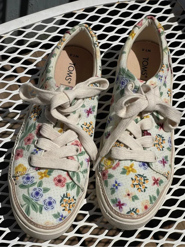 Toms sneakers floral design shoes size 7.5 women’s spring - Image 5