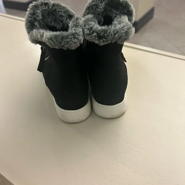 Boots Soda Black Fur-Lined Winter Boots size 8 no flaws!! - Image 6