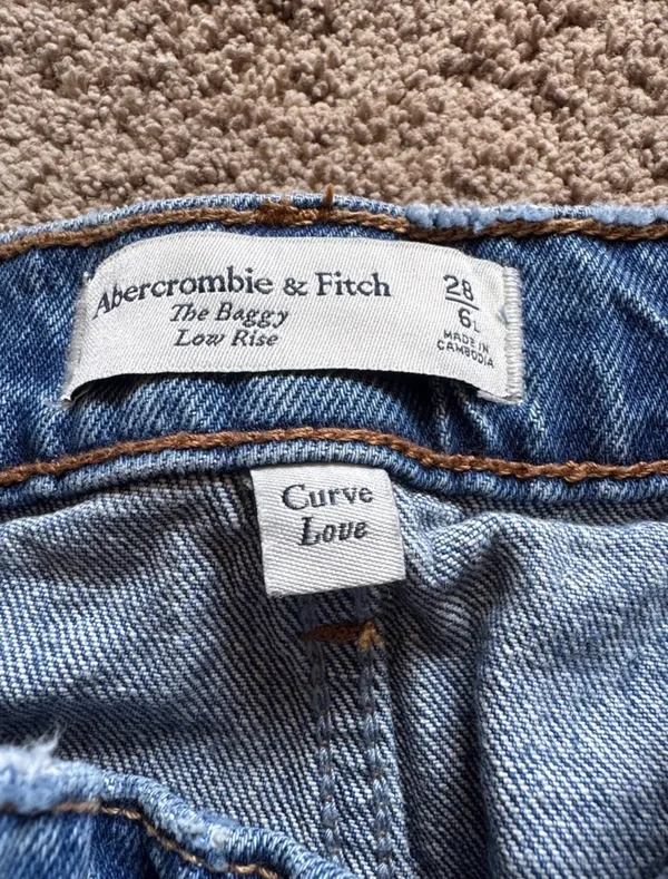 Abercrombie Low-Rise Baggy Curve Love - Image 4