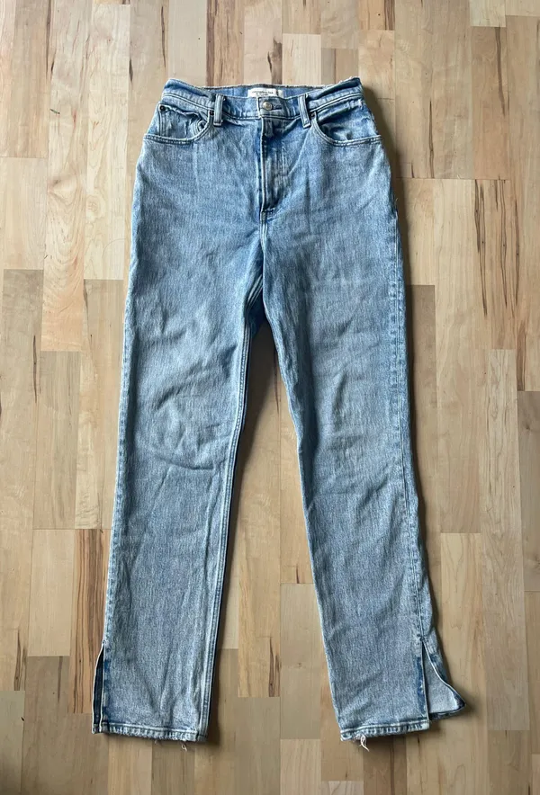 Abercrombie 90s Straight Ultra High Rise Jean - Image 3