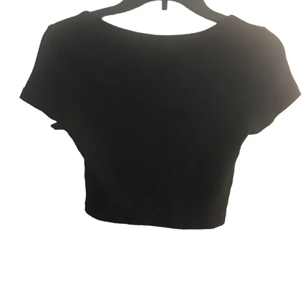 Shein size medium black crop top shorts sleeves - Image 4
