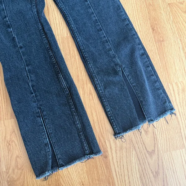 Abercrombie and Fitch Curve Love The Skinny High Rise Split Hem Jeans Size 28 - Image 5