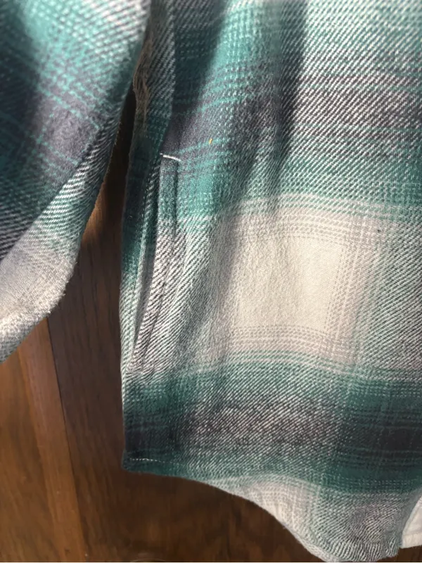 Hollister green and white plaid flannel boyfriend fit button shirt - Image 4