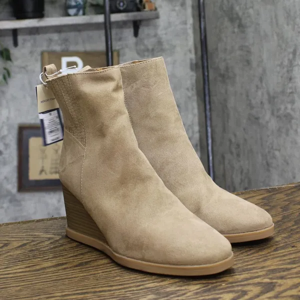 NWT Universal Thread Winter Boots with Memory Foam Insole Taupe Brown 10M - Image 5