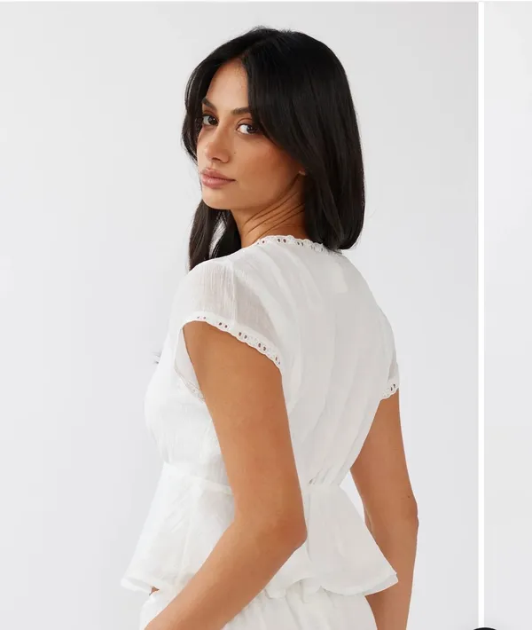 Selfie Leslie Azura Scalloped Lace Trim Peplum Top - Image 15