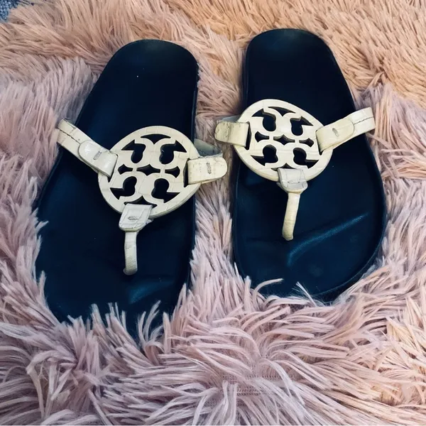 Tory Burch Black & Cream Leather Logo Thong Sandals Size 7M - Image 2