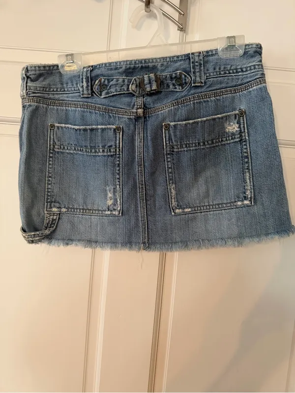 Vintage Abercrombie & Fitch Light Wash Distressed Denim Mini Skirt Size 6 - Image 7