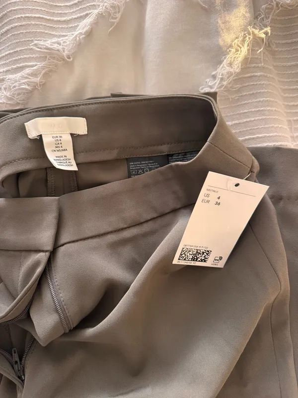 H&M Dress Pants Women’s - Image 2