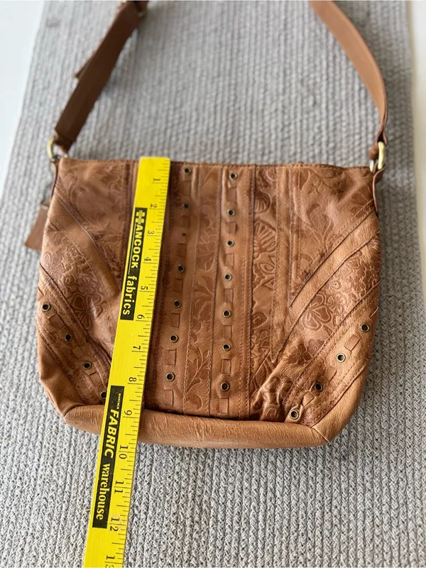 Vintage 90s Cabin Creek Tan Tooled Leather Studded Purse - Image 6