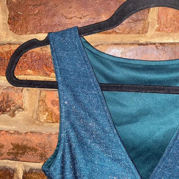 NWT Fashion Teal Blue Glitter Sparkle Grommet Crop Tank Top Women's Size XS - Image 3