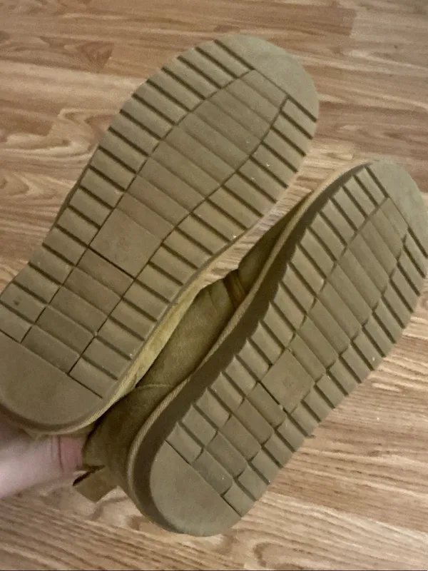 Amazon Women's Suede Slide On Booties with Fleece Lining Women Size 9.5 - Image 4