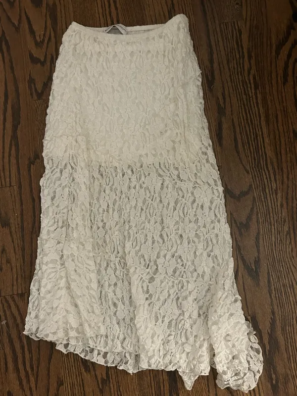 Bershka lace midi skirt in white - Image 2
