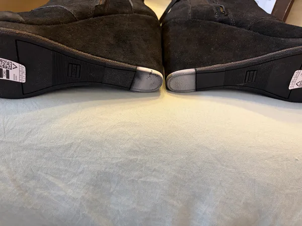 Toms: Women’s SZ8 Desert Wedge High Black Suede Heel Booties - Image 13