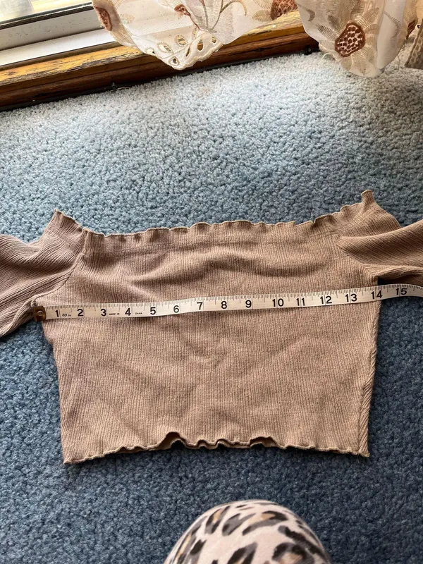 Grey off the shoulders long sleeve crop top - Image 3