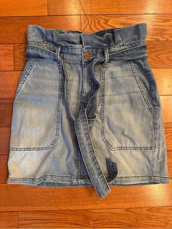 Free People Splendor in the Grass Paperbag Waist Denim Mini Skirt - Size 2 - EUC - Image 2