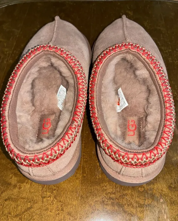 UGG Tasman II Slippers in Sand/Dark Cherry - Image 3