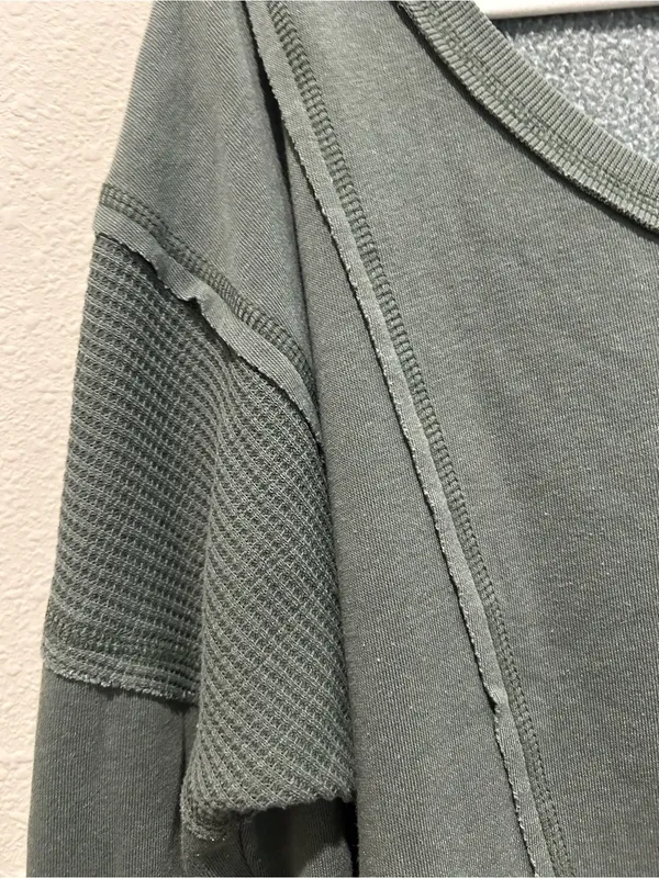 Altar'd State Green Raw Hem Waffle Knit Pullover Oversized Cropped Sweatshirt - Image 2