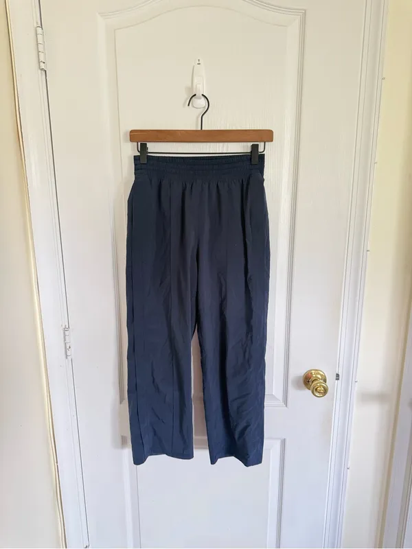 Lululemon Wanderer Crop in True Navy - Image 6