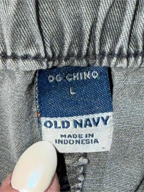 Old Navy woman’s Gray Chino pants - Image 3