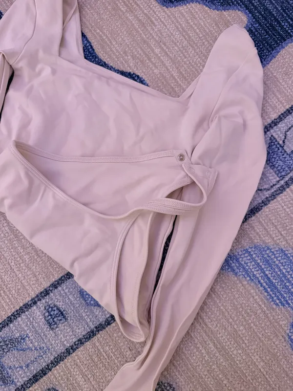 Aritzia Babaton Bodysuit Contour Long Sleeve - Image 2