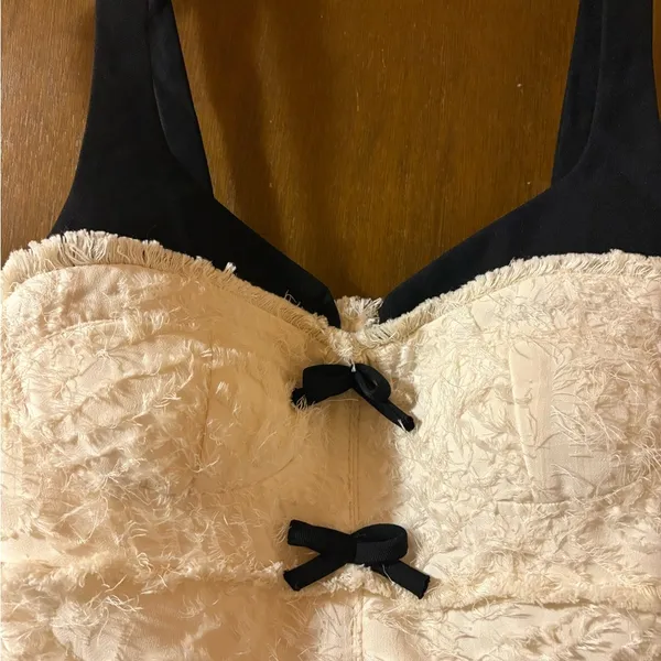 NWT white black bow mini dress - Image 5