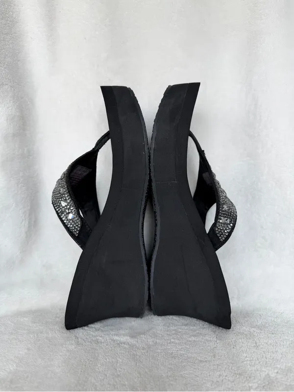 Skechers Black Wedge Flip Flops with Silver Rhinestone Straps Size 6 - Image 6