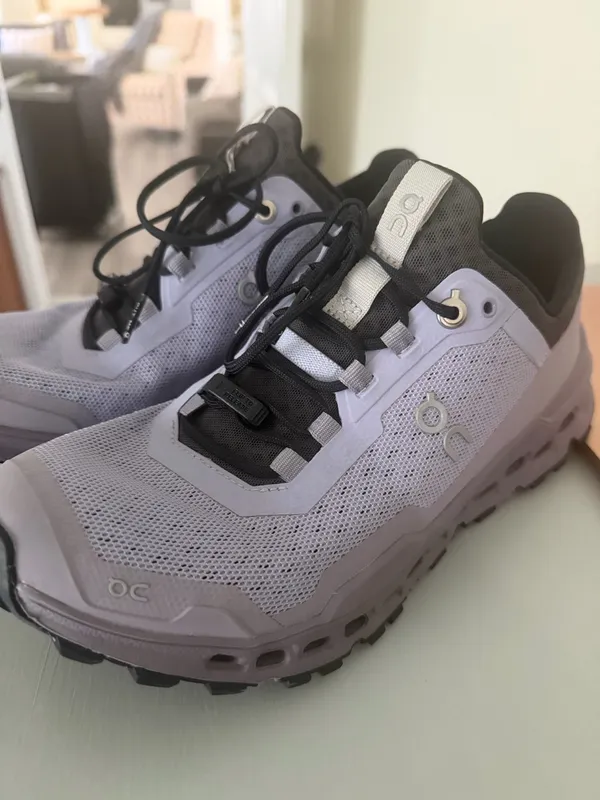 On Cloud Running Shoes - Image 5