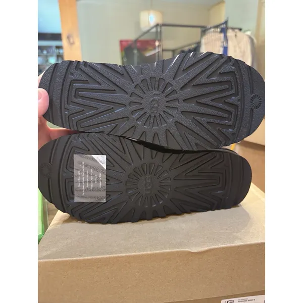 Ugg Classic Short Ii Boot Black Sheepskin Wool Suede Women Us 6 /Uk 4.5 /Eur 37 - Image 7