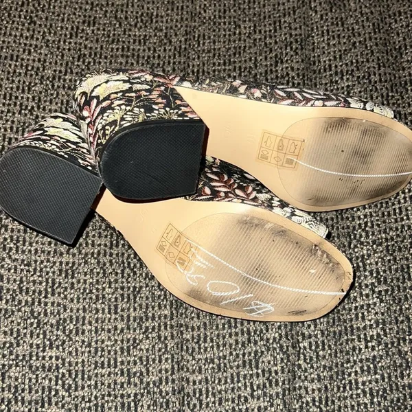 ✨ Urban Outfitters Floral Jacquard Mule Heels✨ - Image 7