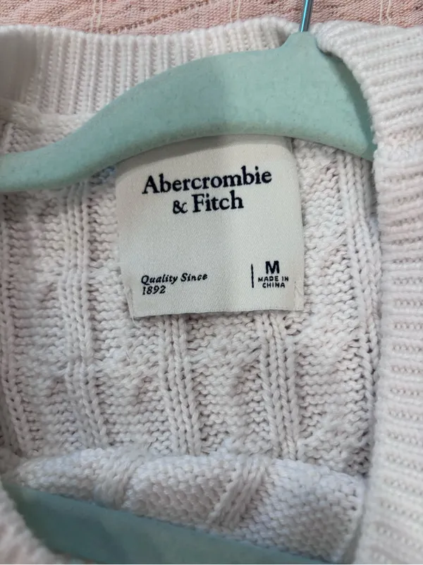 Abercrombie & Fitch White Cable Knit Sleeveless Sweater Vest size Medium - Image 5