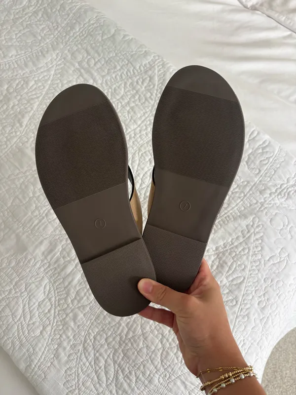 Universal thread taupe sandals with gold - Image 5