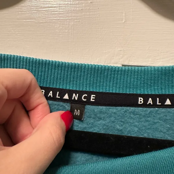 Balance Athletica Cropped Crewneck‎ - Image 3