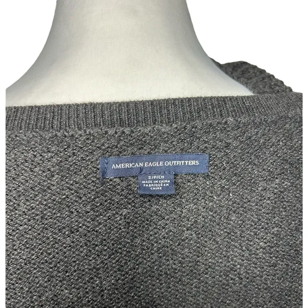 American Eagle  Dark Gray Sweater  Size Small - Image 4