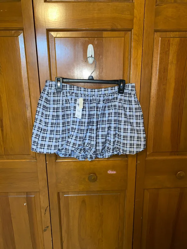 Hollister plaid bubble skirt nwt - Image 3