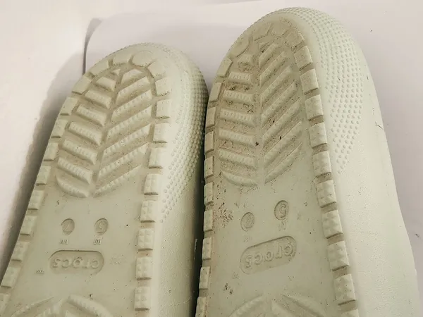 Crocs Pale Green Slide Sandals Size 7 - Image 10