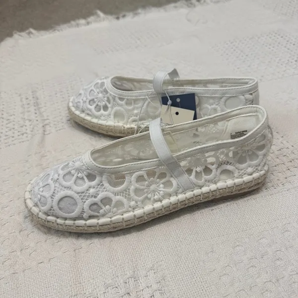 Universal Threads 7 Celia Mary Jane floral lace espadrille 3629 - Image 2