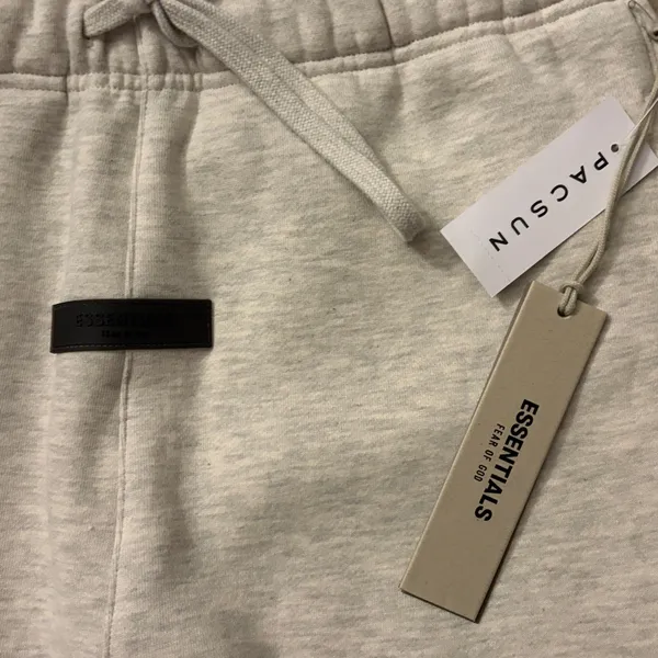 Essentials Fear Of God sweatpants light oatmeal size medium - Image 4