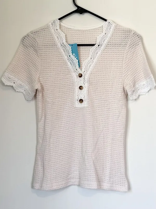 NWT Cupshe Apricot V-Neck Lace Top - Size: Small - Image 2