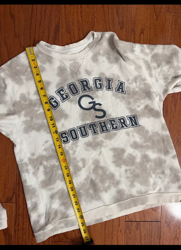 Unwind Georgia Southern Eagles Rugged Tie-dye Tan & cream Sweatshirt- Medium. ***Refer to measurements. Gently warn & great condition with minor fuzzies. Gently Used. Embroidered Georgia Southern Eagles. Measurements approximately 21” from armpit to armpit x 27” long. Non-smoking smoking home. Sold at as is condition. Don’t like my price make a reasonable offer. - Image 7
